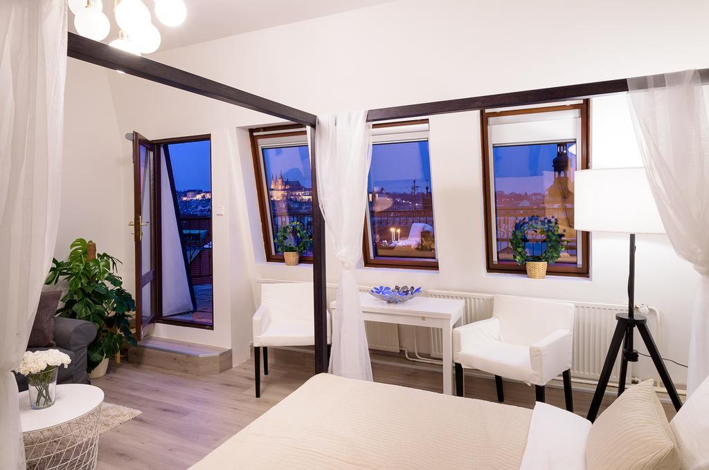 A/c + Terrace Breakfast At Tiffany's Praga