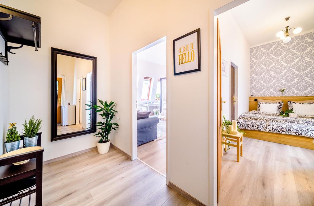A/c + Terrace Breakfast At Tiffany's Apartamento Praga